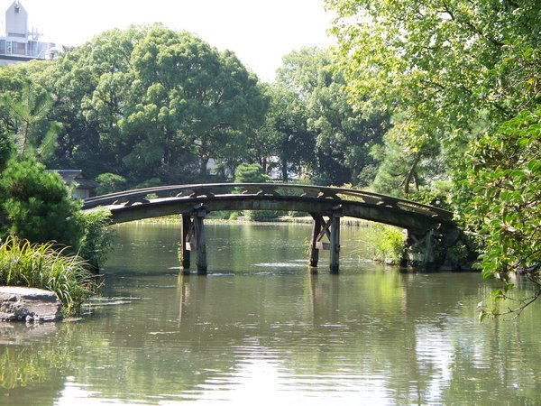 bridge in Shosei-en garden