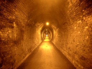 Der alte Eisenbahntunnel - nach 10 Jahren leider mit Licht 2