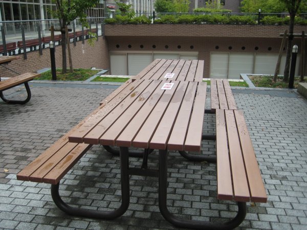 Gaiijin bench