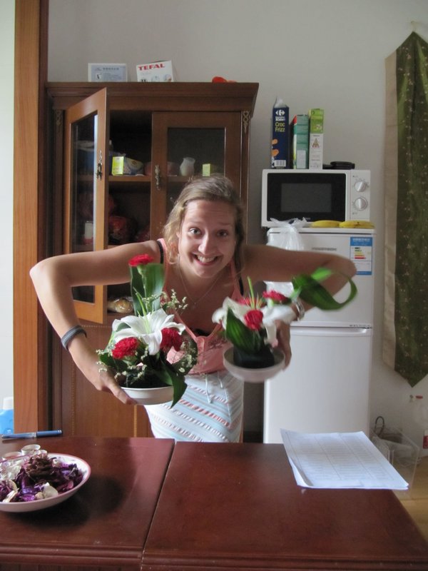 Martina teachers flower arranging at puxi
