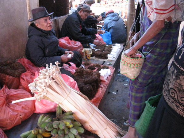 Pasar Bajawa - Tobacco stall