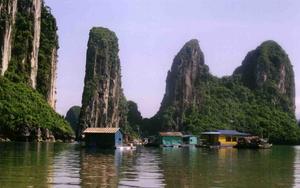 Ha Long Bay 