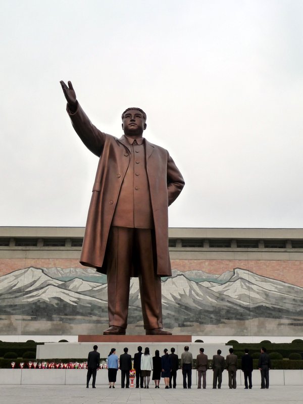 Pyongyang - Mansudae Grand Monument