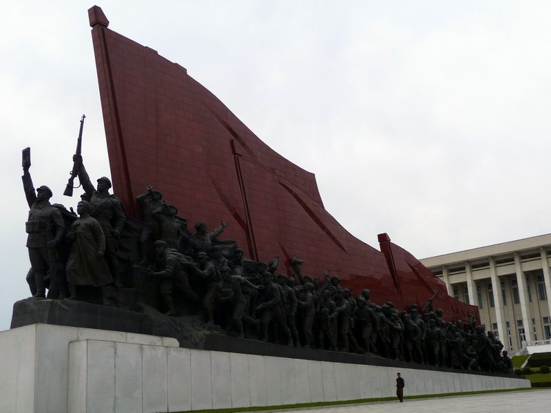 Pyongyang - Mansudae Grand Monument