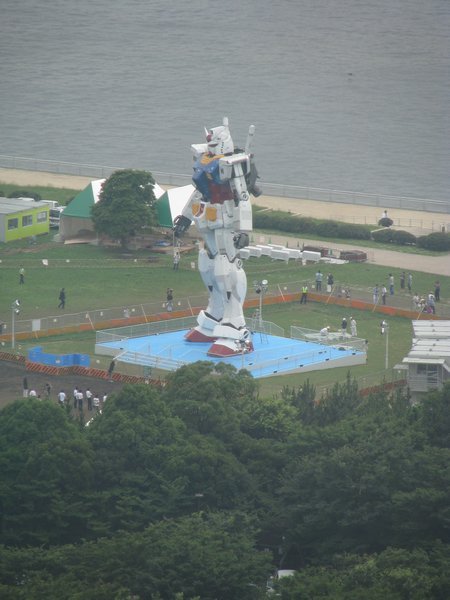 giant gundam statue