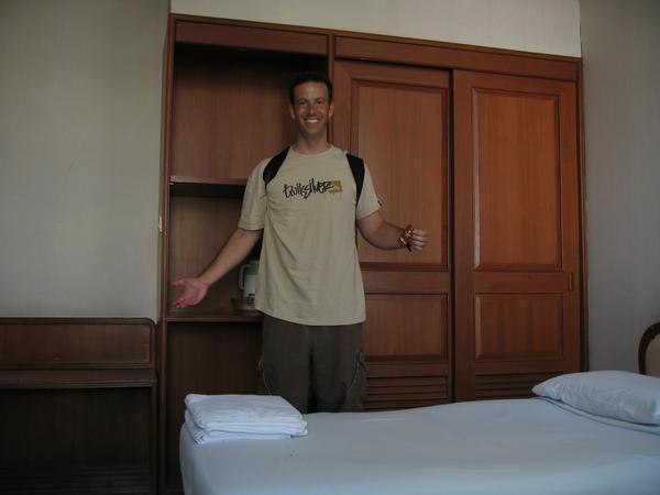 Thavorn Hotel room