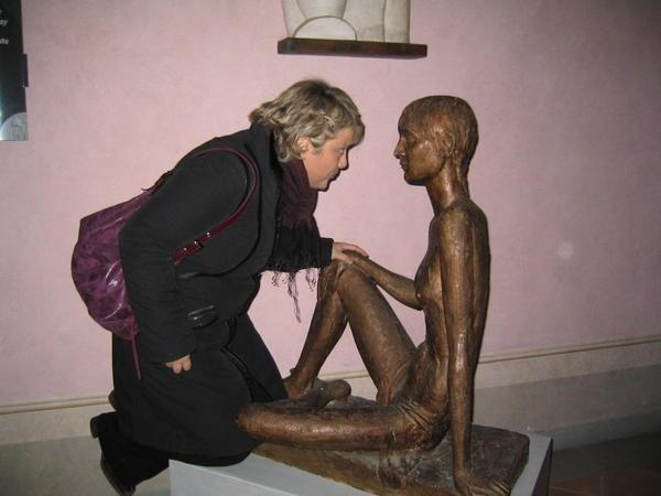 Lucia & her statue friend