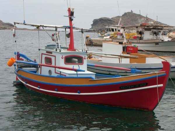 Tinos - Cute Boat!