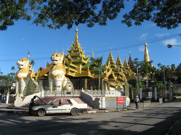 Shwedagon Pagado North Entrance