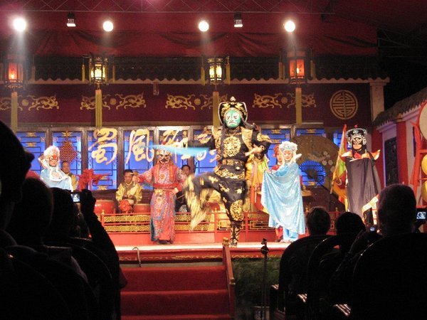Sichuan opera with face change actor