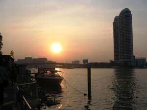 Chao Pray River and the evening sun
