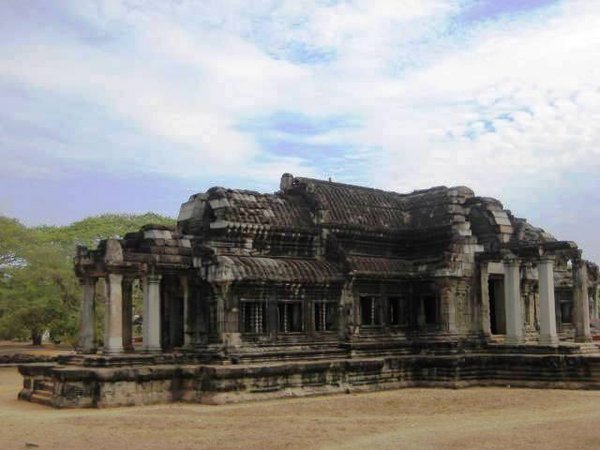 Smaller temples next to central temple complex 