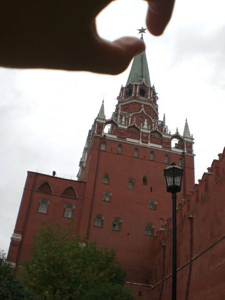 Mina varastan tahden Kremlinmuurin tornista