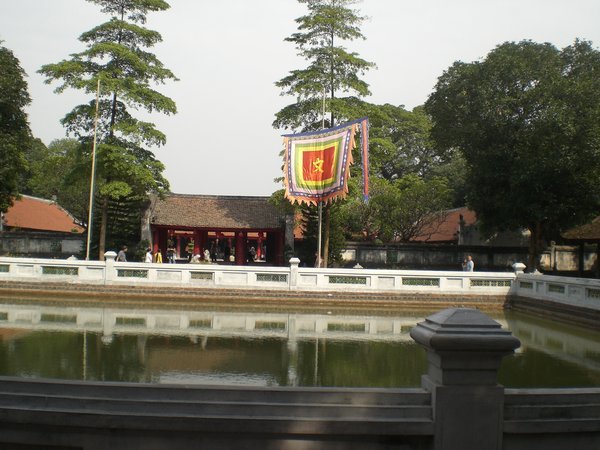 hanoi literature temple