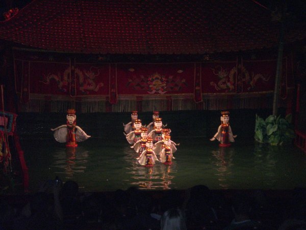 hanoi water puppet show