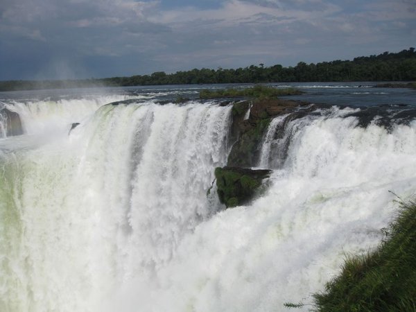 Looking over the edge into Iguazu falls