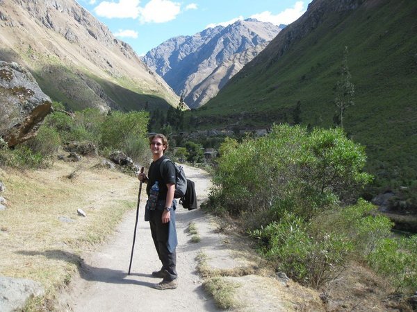 Walking in the sun along the first part of the inca trail