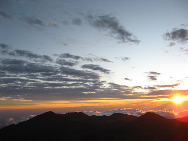 zonsopgang van op de vulkaan