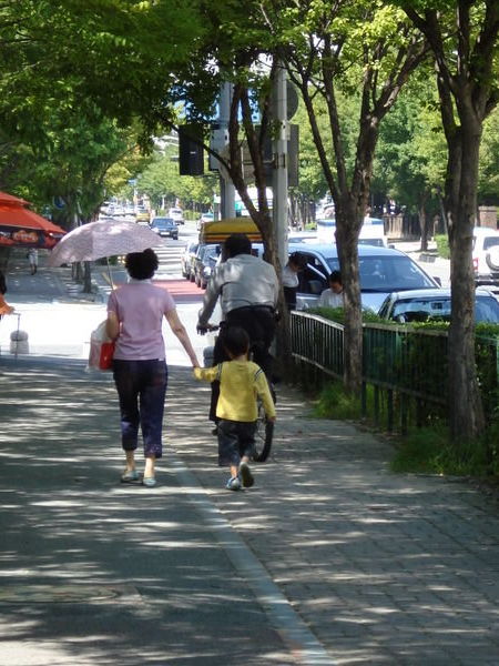 parasol and child