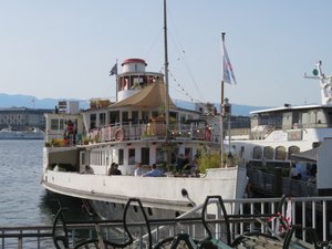 Boat restaurants