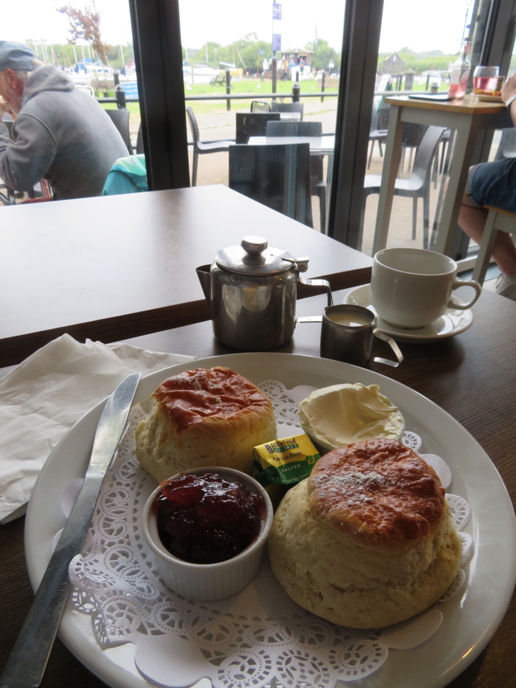 Devon cream tea Photo