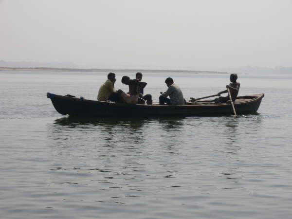 One of the many boats you can rent on the Ganges for a tour