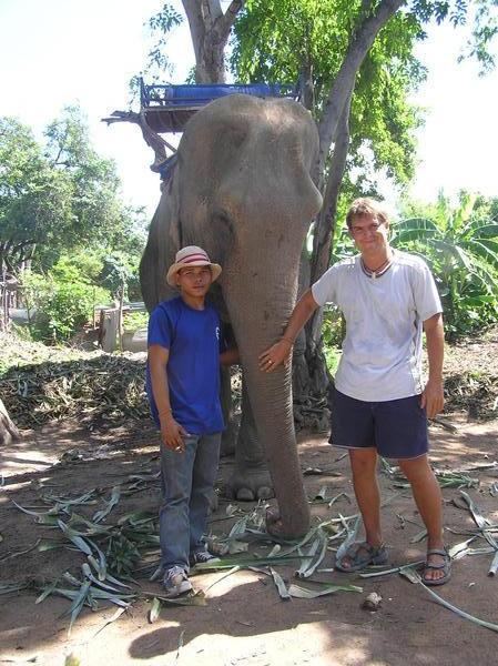 Dave with Poon Ma the elephant & mahout