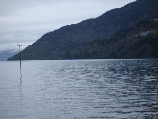 Electricy cable above the water?!
