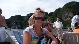 ferry to phi phi