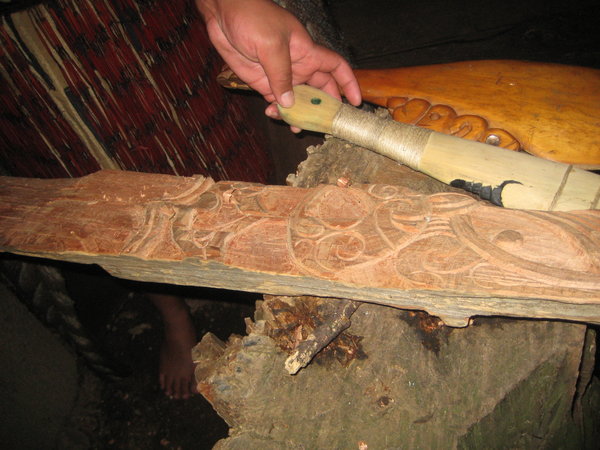 Demonstration of the wood carvings