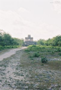 Templo de las siete muñecas, Dzibilchaltun, Yucatan 