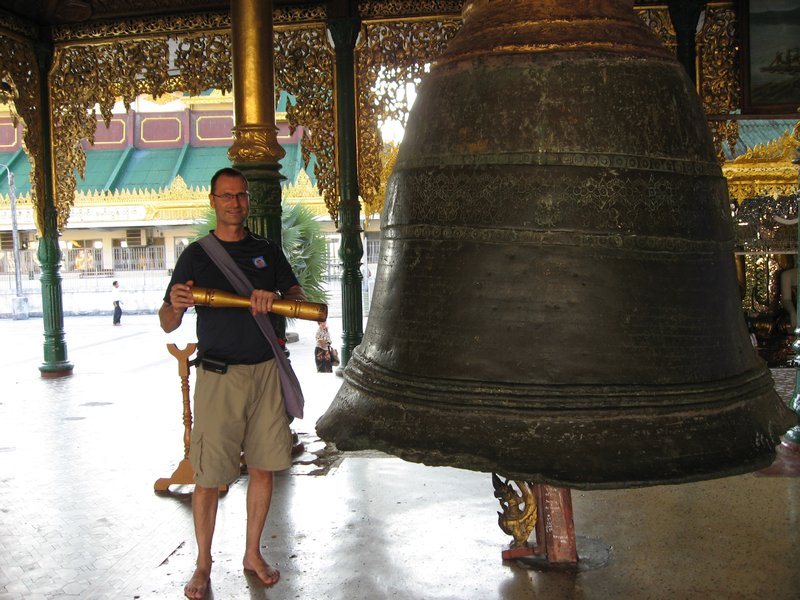 Bell Ringing at Shwedagon Paya