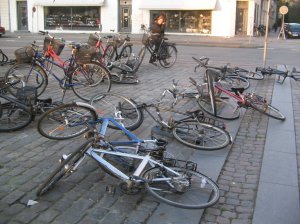 Danes seem to like leaving their bikes horizontal...