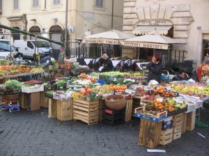 Fruits & veggie on sale in Campo de Fiori