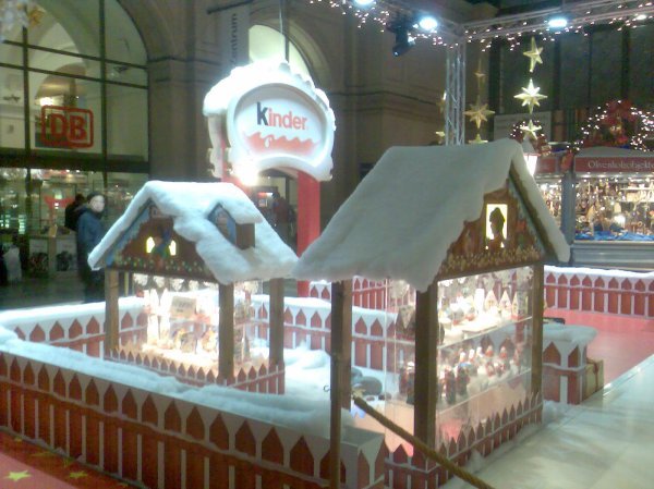 Christmas decorations at Frankfurt Hbf