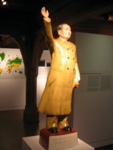 A statue of Mao Zedong in the Bread Museum???