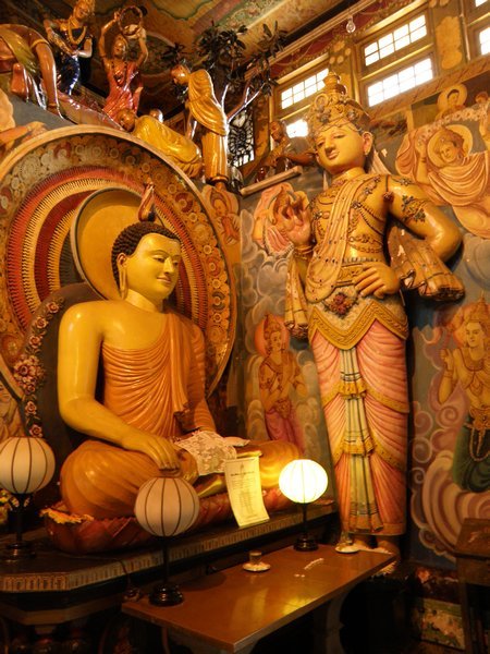 Interior of one of the shrines in Gangaramaya temple