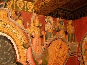 Hindu deities in Embekke Devale