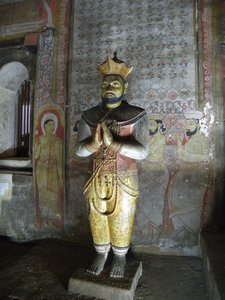 Statue of a Sri Lankan prince in Cave 3