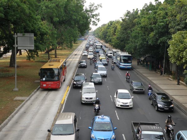 Traffic outside Lapangan Merdeka
