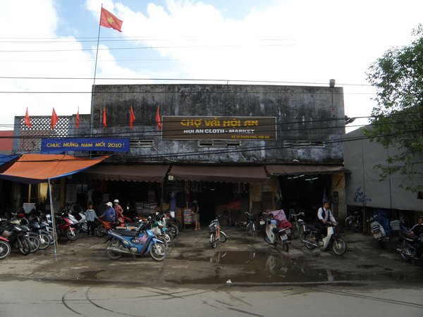 Hoi An Cloth Market