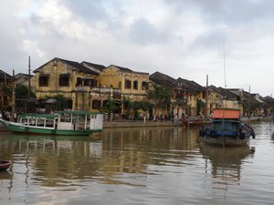View from the other side of Thu Bon River (1)