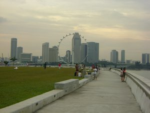 Nice view of Singapore Flyer and Marina Centre