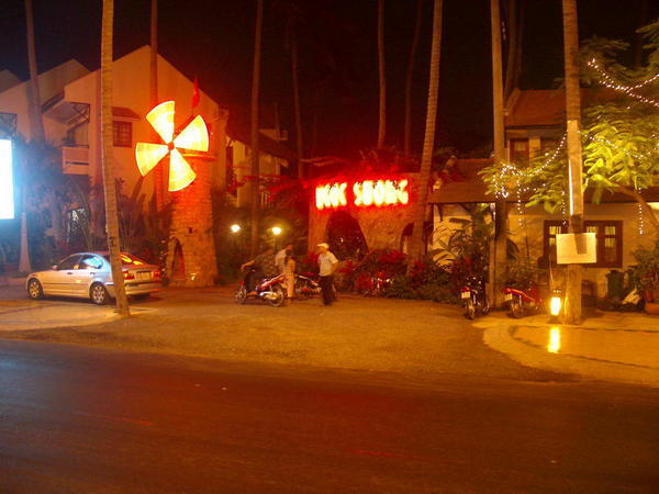 Resort Ngoc Suong by night