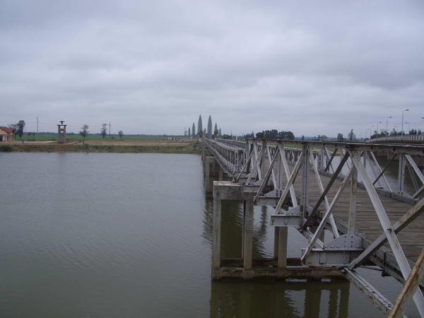 Bridge over Ben Hai River