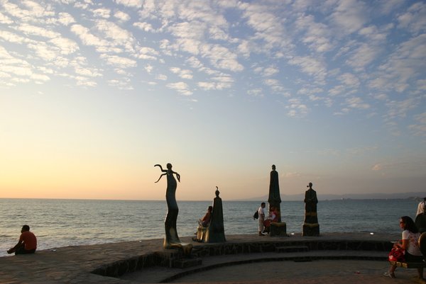 More statues along the malecon