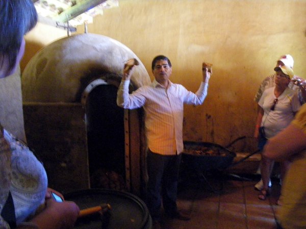 The oven where the pinas are cooked