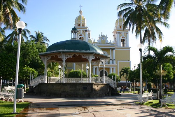 17 - Pretty square and church in Villa de Alvarez
