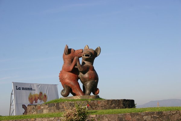 18 - Large statue of the famous dancing dogs in Colima