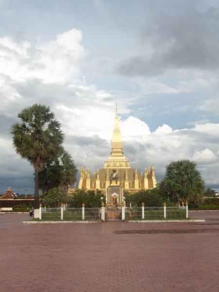 View of Pa That Luang from a distance 